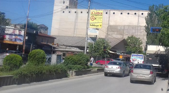 Не работи семафорот кај „Автобуска“, со денови никој не го поправа