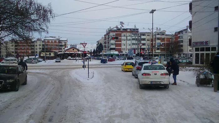 Улиците лизгалишта- на хирургија врие од пациенти