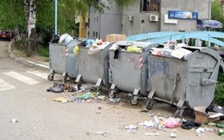 Чистењето на приградските населби неисплатливо?