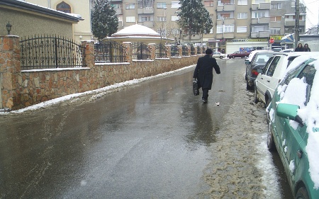 Се чистат градските улици
