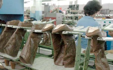 Опаѓа работата на чевларите