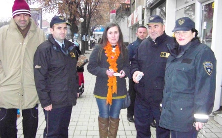 СВР:Новата година да се слави со оро и песна, не со пукање